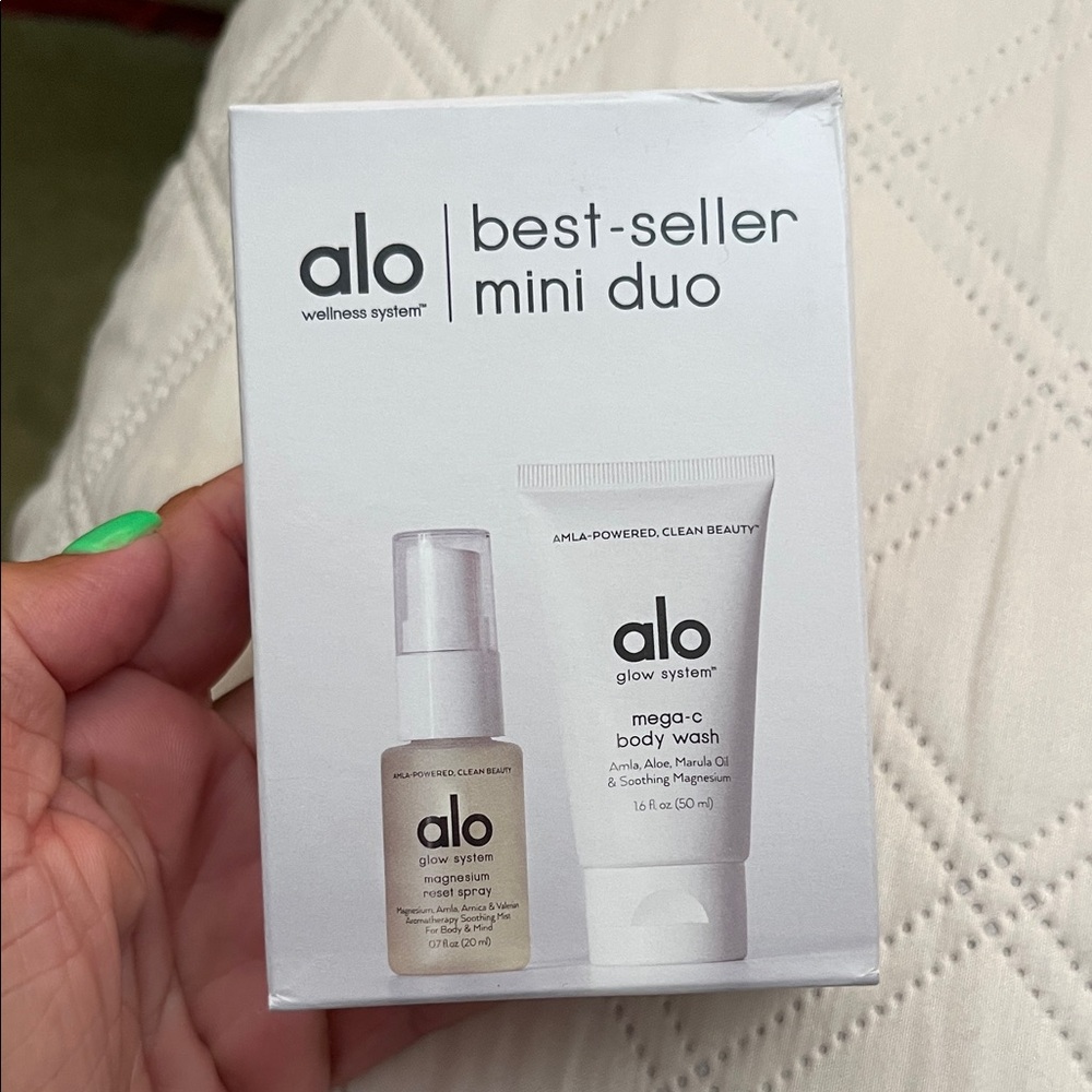 ALO Yoga Best-Seller Mini Duo Body Wash Set